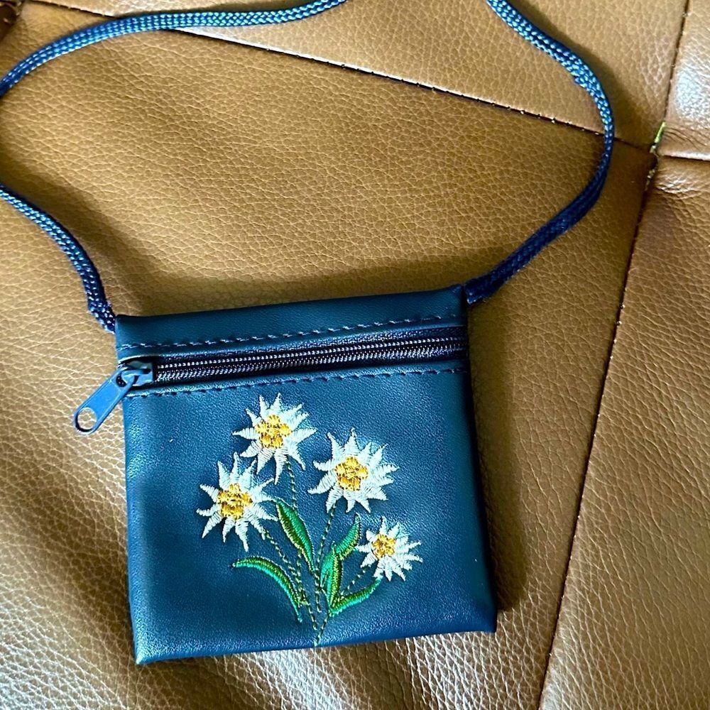 Daisy Coin Purse Wallet Waist Fanny Pack or Flowers Shoulder Pouch Leather Bag